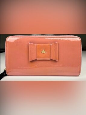“VIVIENNE WESTWOOD” 🪐 Long Patent Leather Full Size Wallet. EUC
